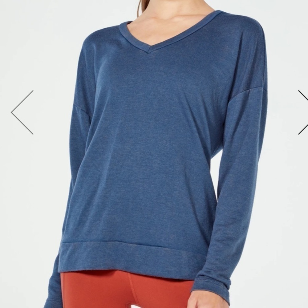 Jessica Simpson blue v neck open back sweatshirt - Picture 2 of 9